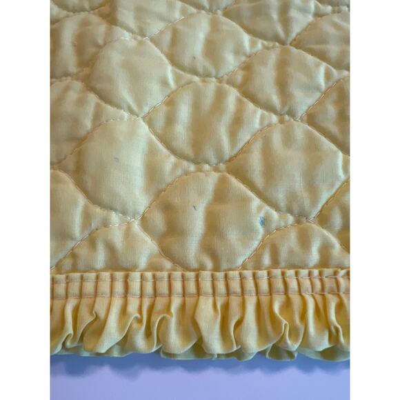 Ruffled Sunshine Yellow Placemats: 4 - Picture 8 of 8